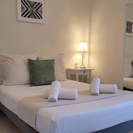 Royal Park Pacos פואנגירולה